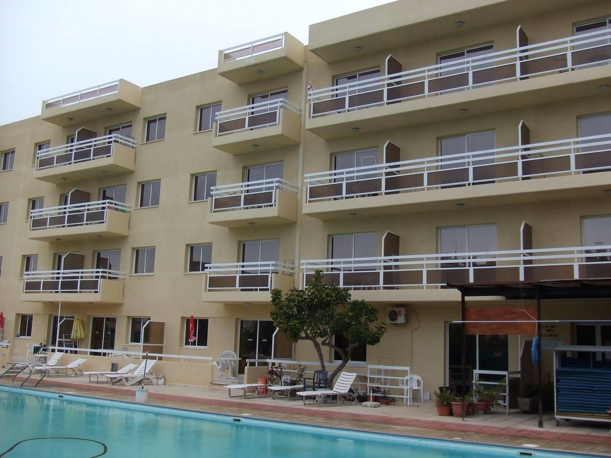 Sunquest Gardens Holiday Aparthotel Limassol