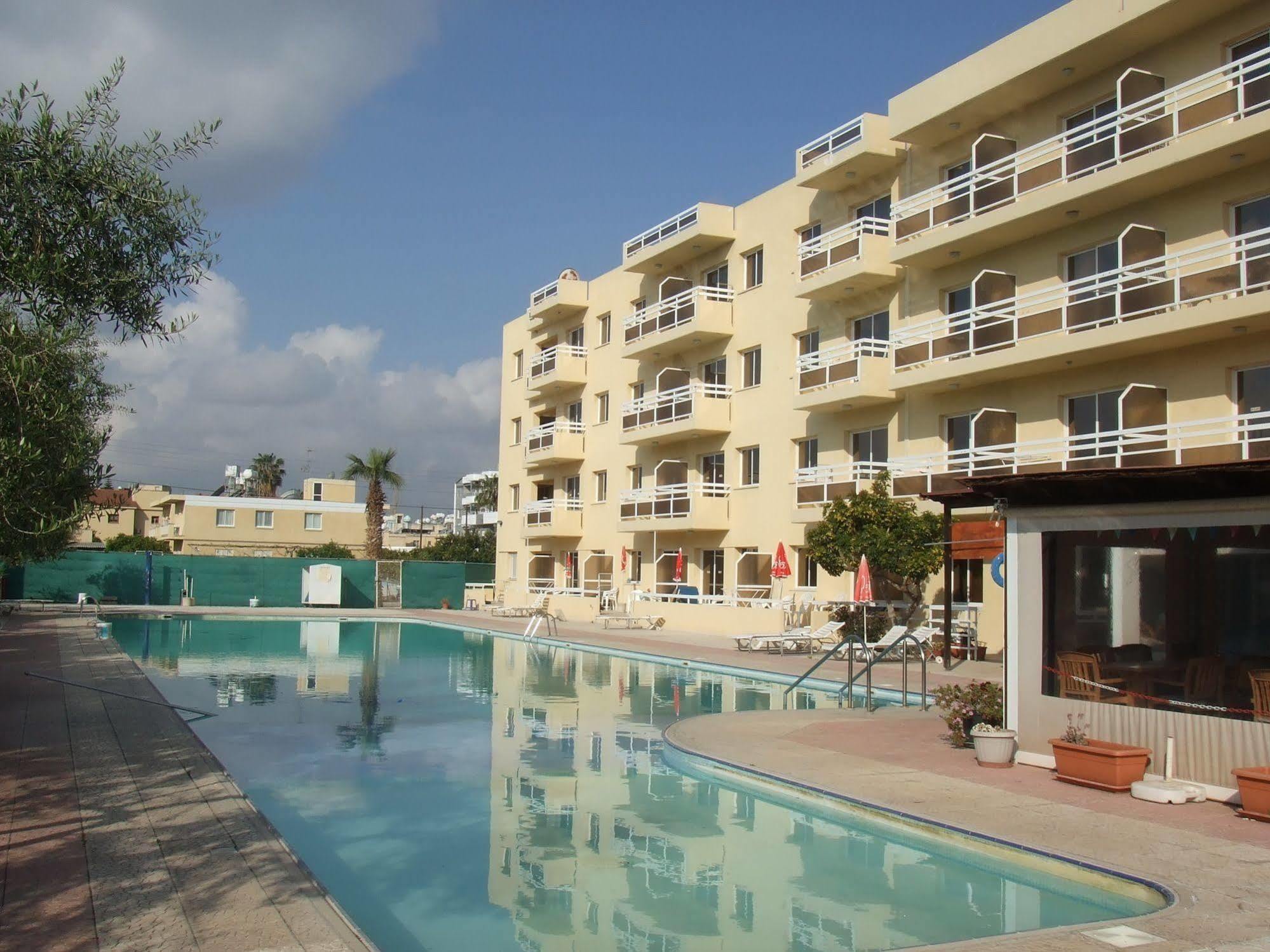 Sunquest Gardens Hotel apartamentowy Limassol